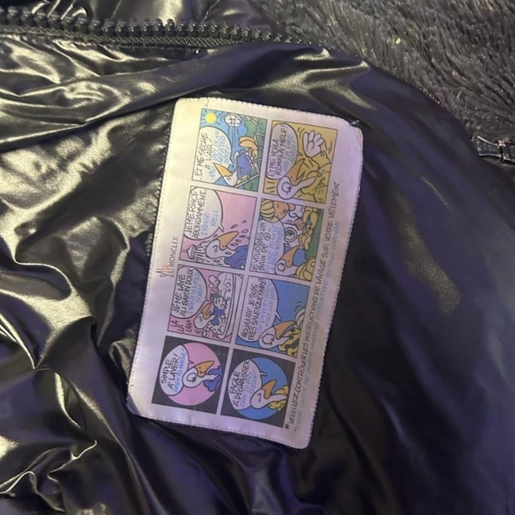 Moncler Puffer - Picture 5 of 9